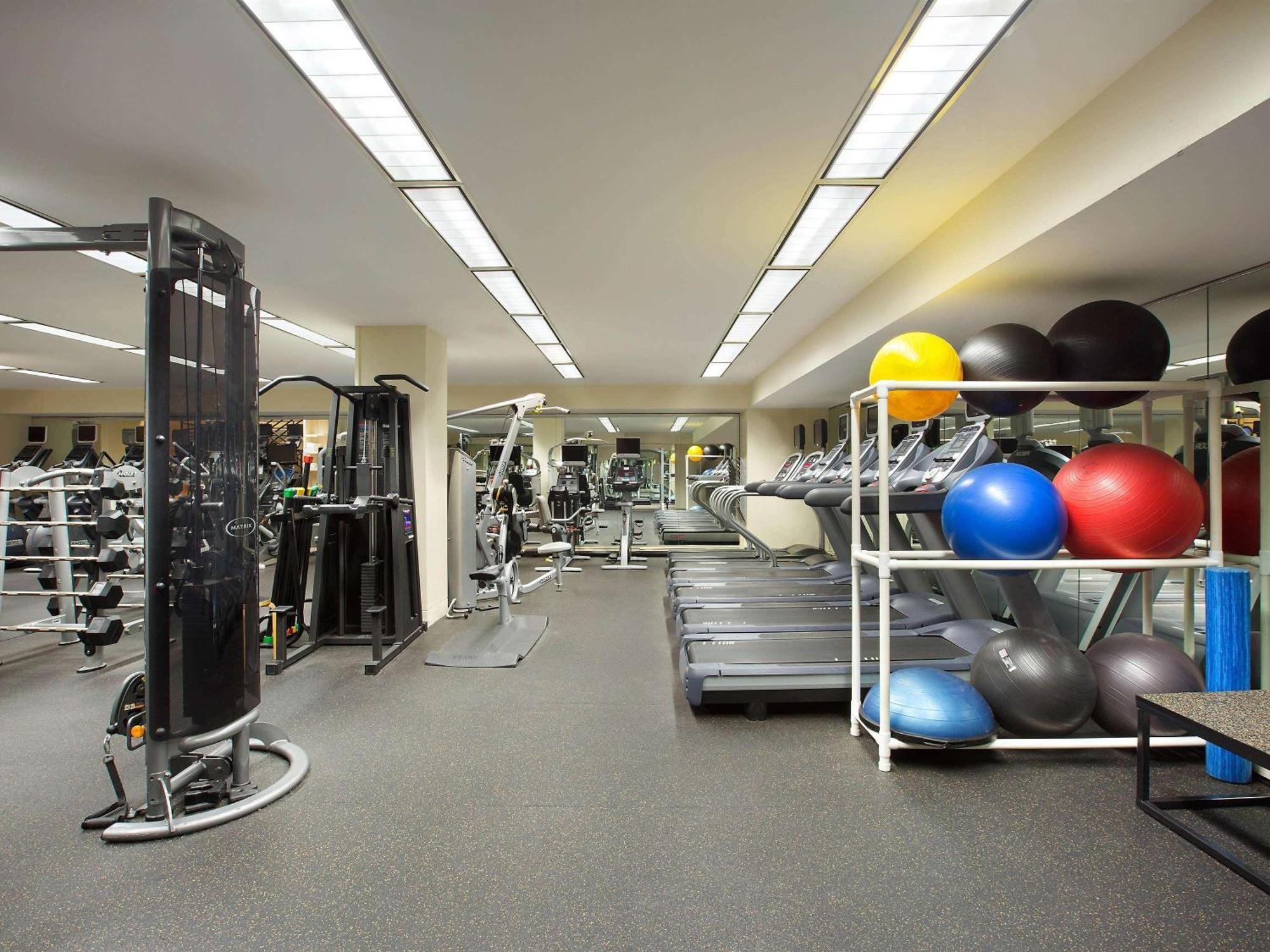 Готель Fairmont Сан-Франциско Екстер'єр фото The gym at the 2012 Olympic Village