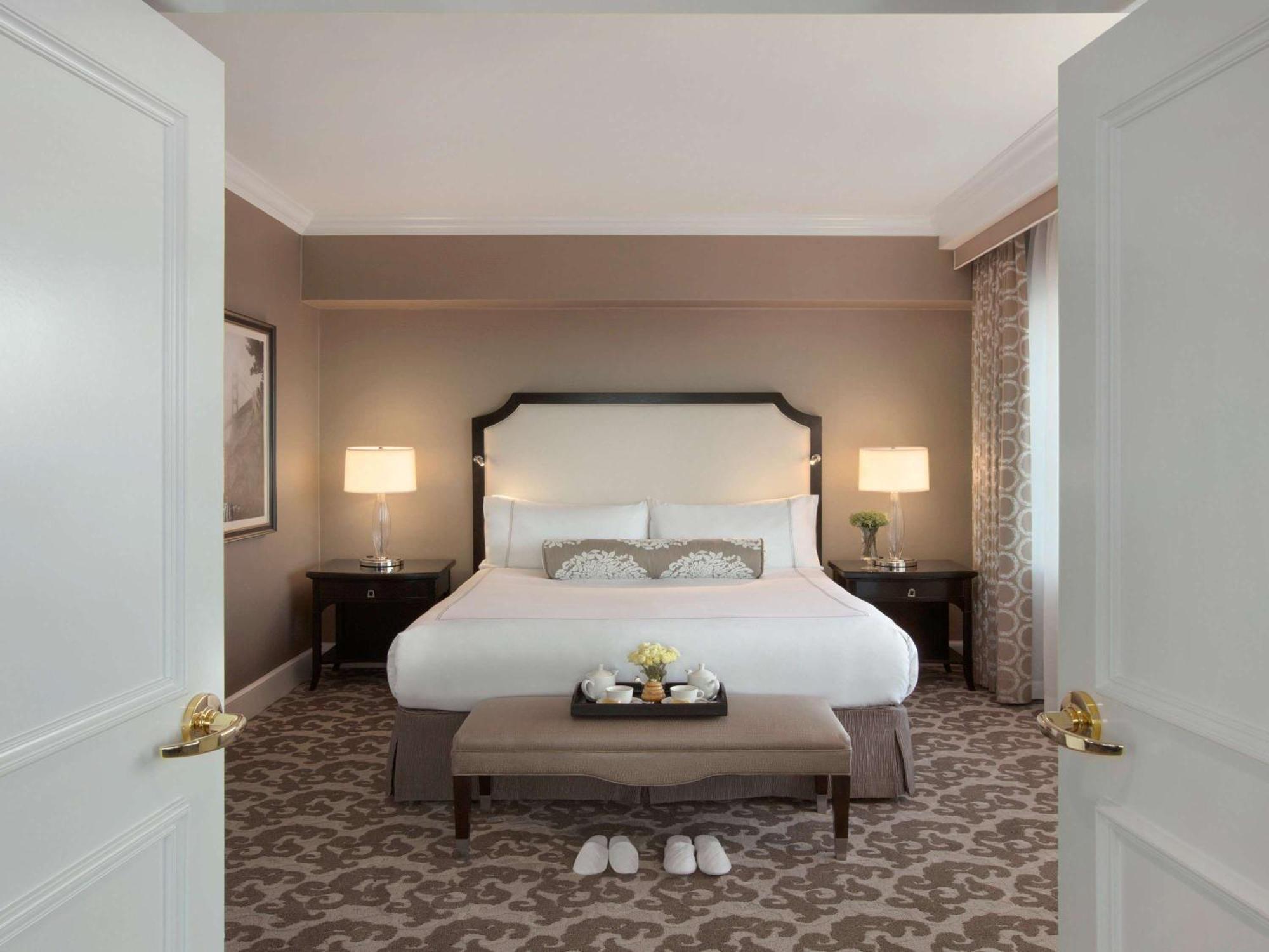 Готель Fairmont Сан-Франциско Екстер'єр фото A bedroom at The Ritz-Carlton, Boston